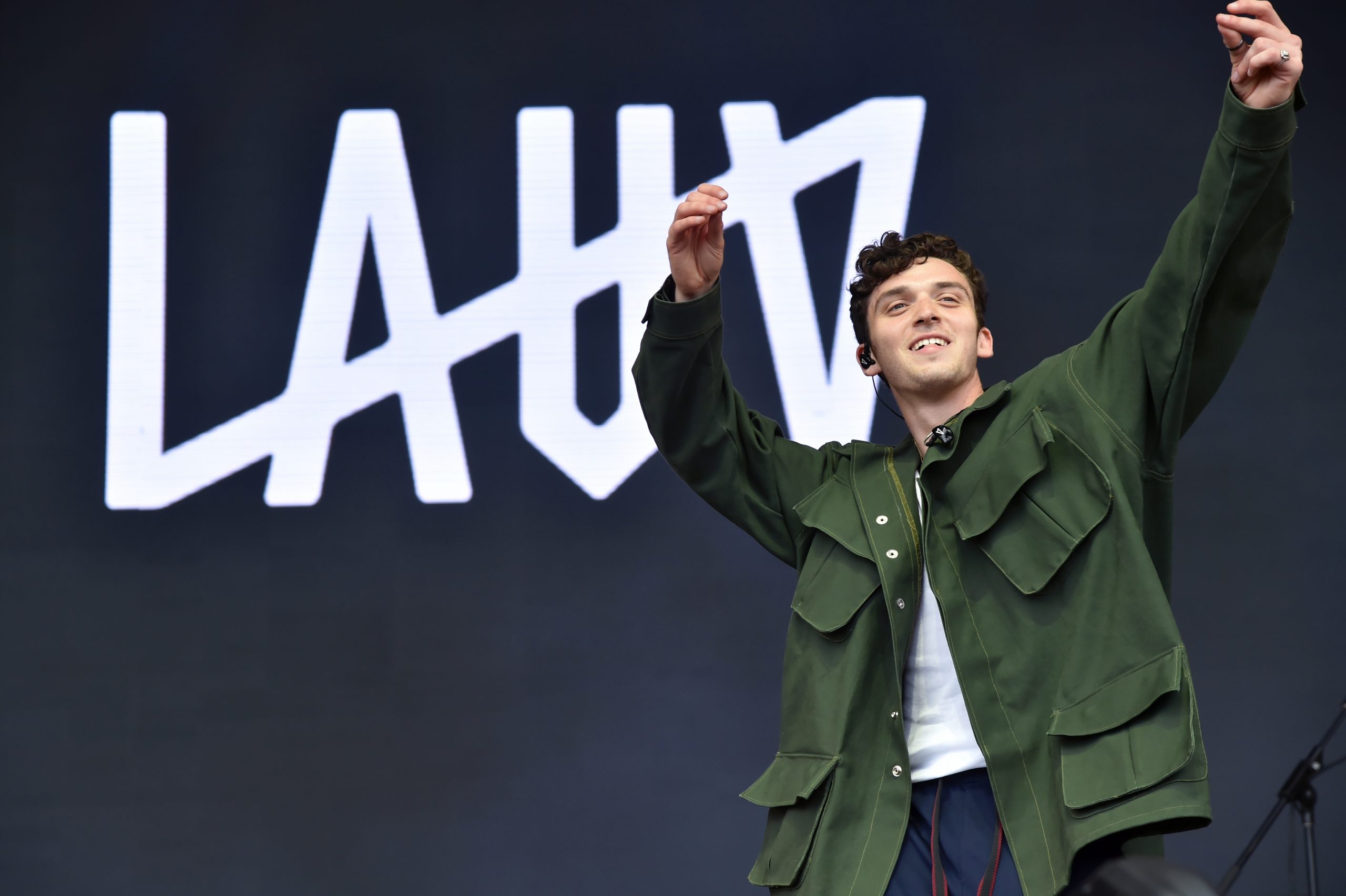 Lauv Releases New Song "Love Like That"