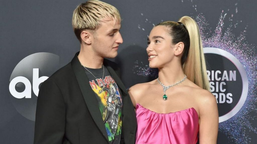 Dua Lipa and Anwar Hadid being the most wholesome couple ever