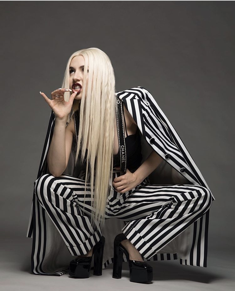 ava max kings and queens