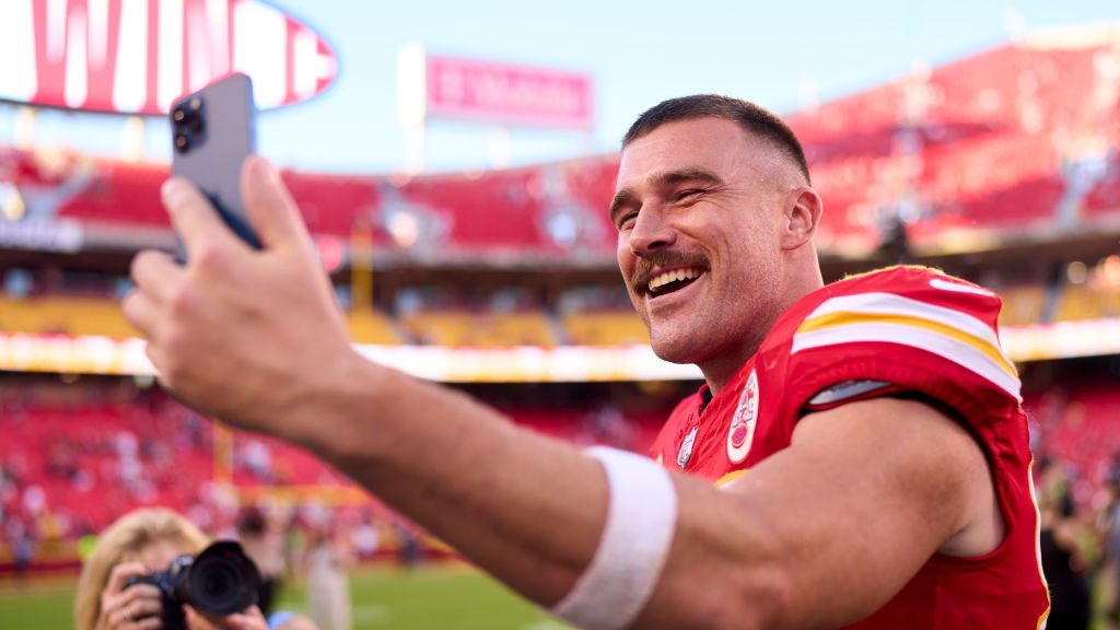 Travis Kelce Teases Exciting Christmas Day Plan With Family HOME