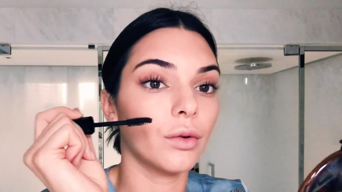 Kendall Jenner Can't Get Enough of This $11 Lengthening Mascara - HOME