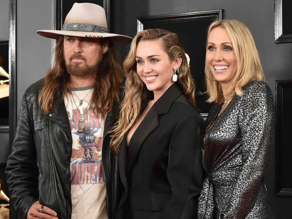 What's Happening With Miley Cyrus And Her Dad, Billy Ray Cyrus? - HOME