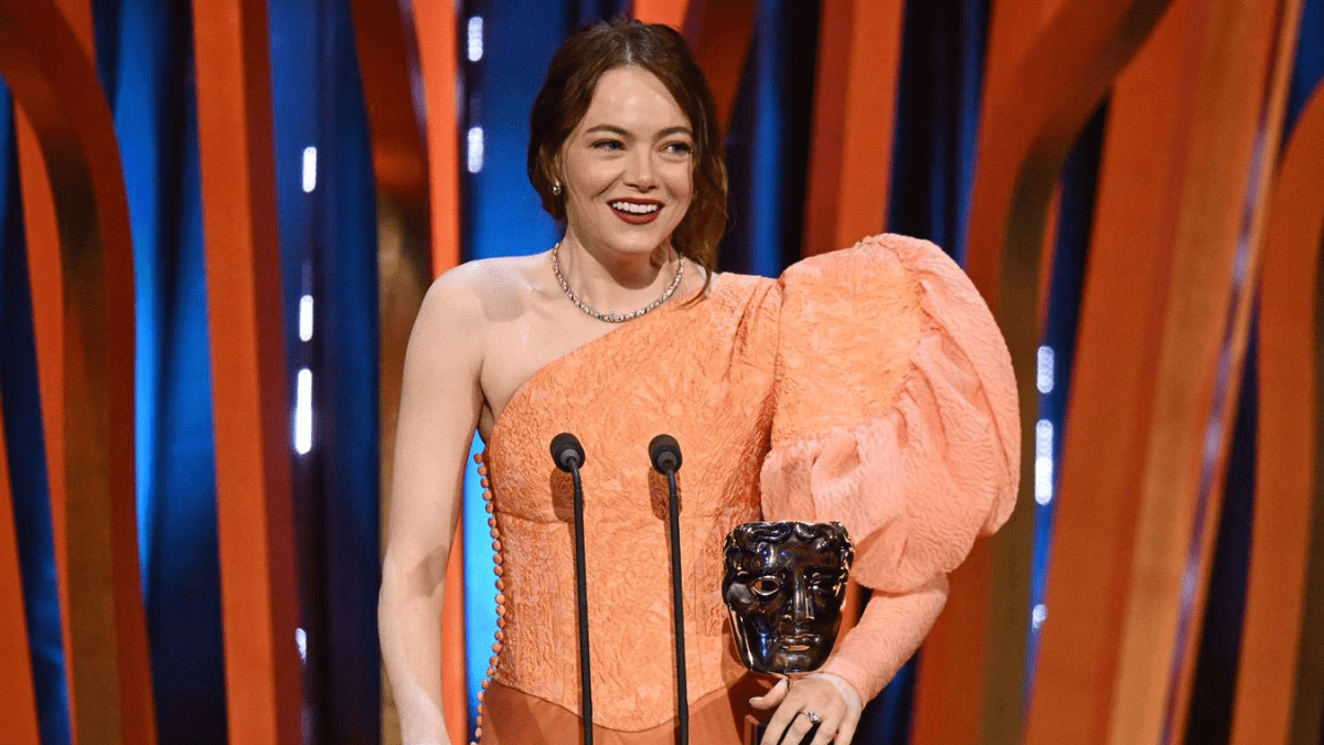 Emma Stone Gets Emotional During BAFTA Acceptance Speech, Says Her Mom ...