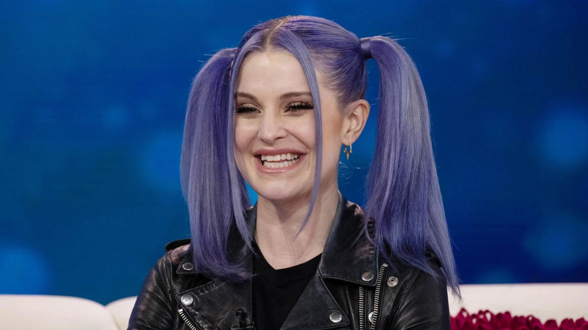 Kelly Osbourne Takes Son to Slipknot Concert to Watch Dad Perform - HOME