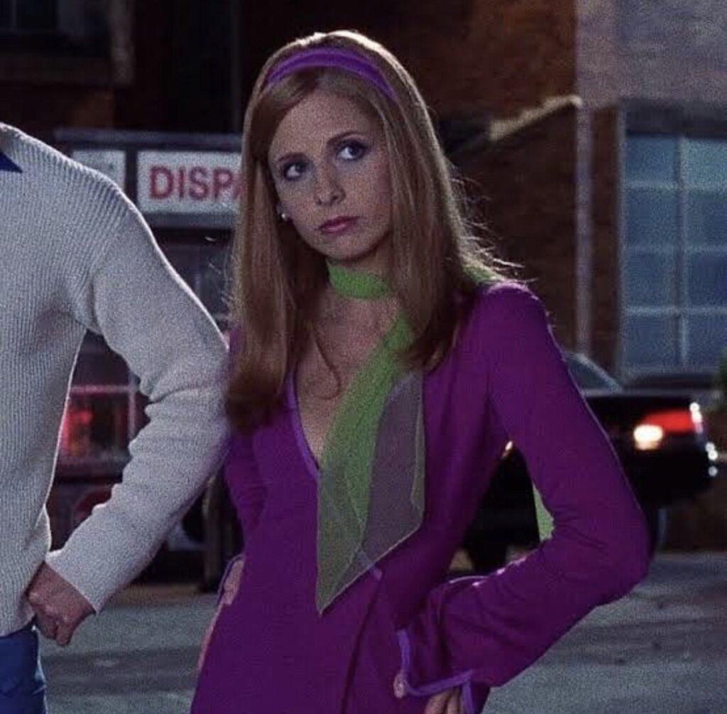 Scooby-Doo- Daphne in flared sleeves