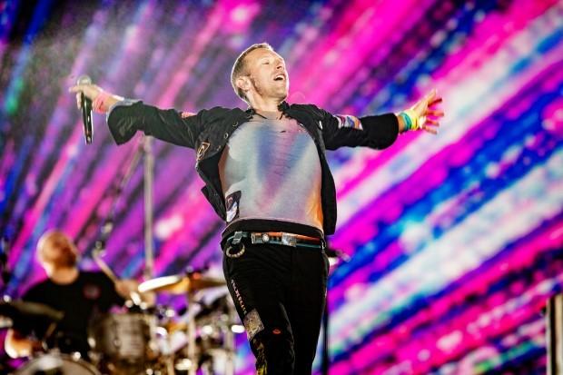 Coldplay performing