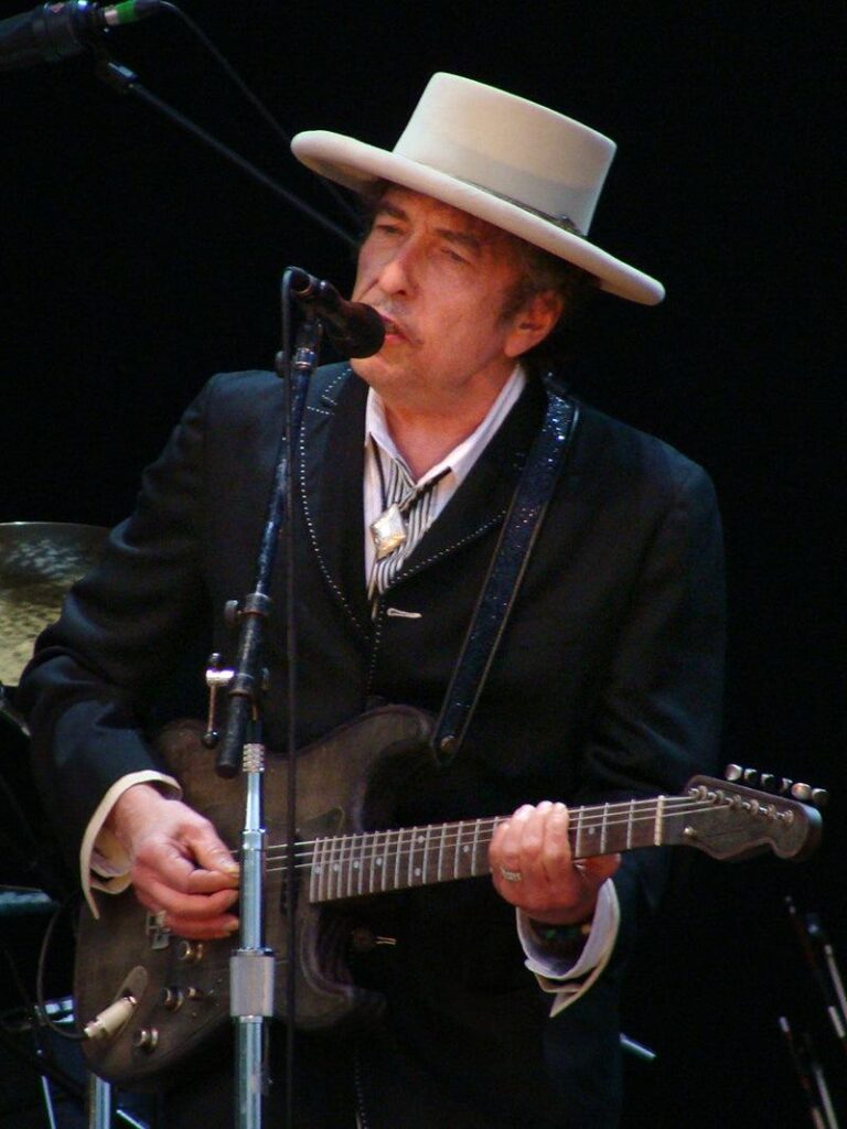 Bob Dylan Performs ‘Rainy Day Women #12 & 35’