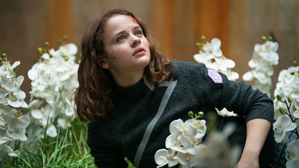 Joey King Battles a Dystopian Society's Beauty Standards in the Trailer for ‘Uglies’